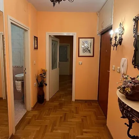 Apartman With Parking Space - 24725 Split